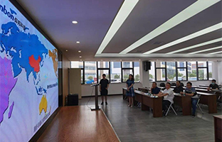 集萃（昆山）工业升级增进中心携电子科技大学专家赴K66凯时官网光电开展产学研对接